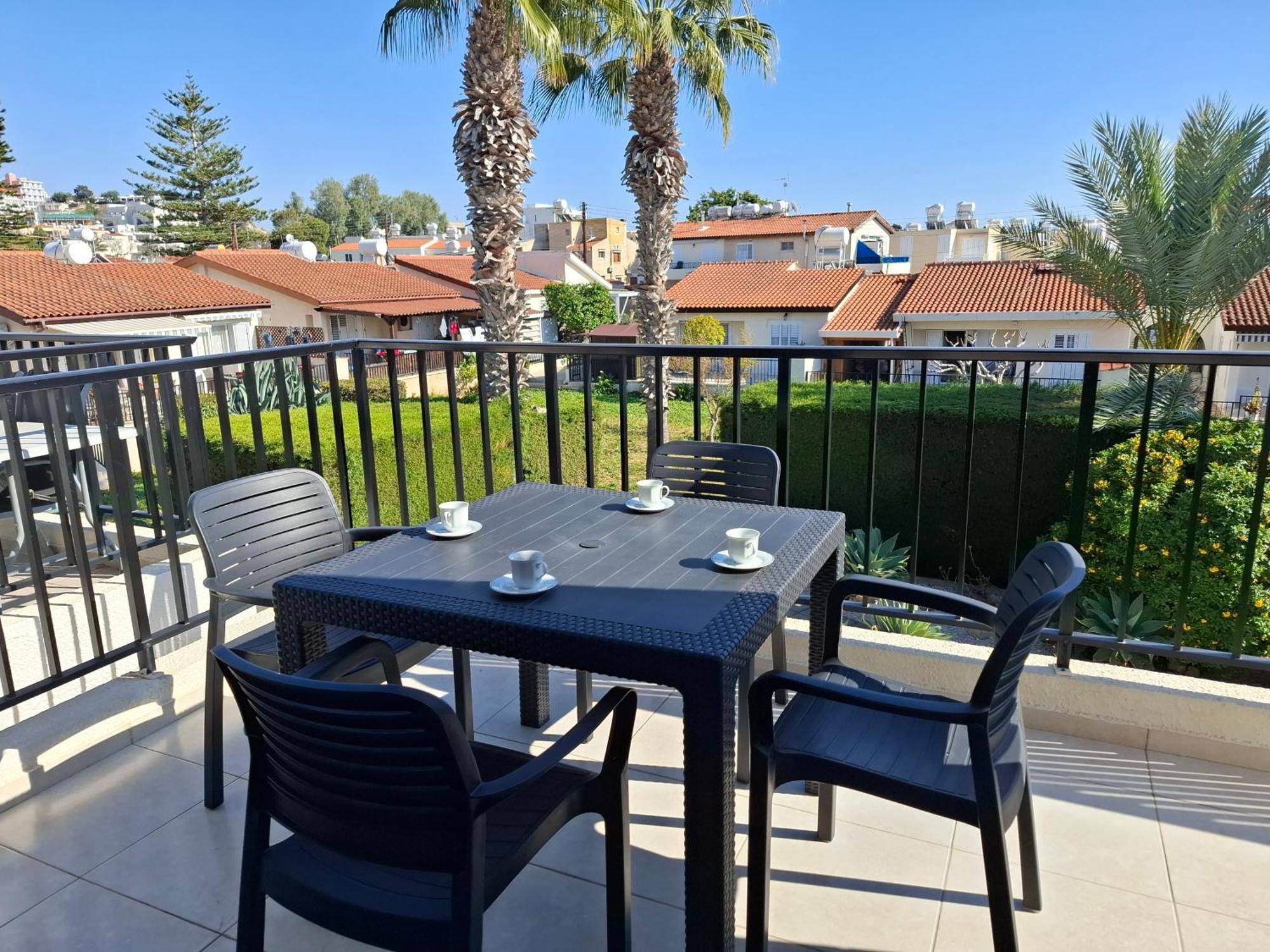 Cyking 2 Bed Apartment With Pool & 10 Min To Beach Paphos Ngoại thất bức ảnh
